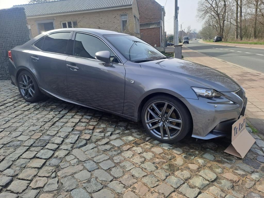Lexus IS 300h F-Sport, Autos, Lexus, Particulier, IS, Hybride Électrique/Essence, 5 portes, Automatique, Argent ou Gris, Noir
