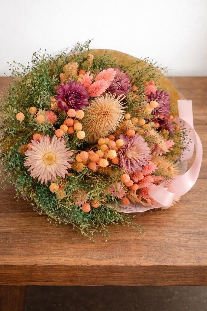 Kleurrijk droogbloemen boeket, Ophalen