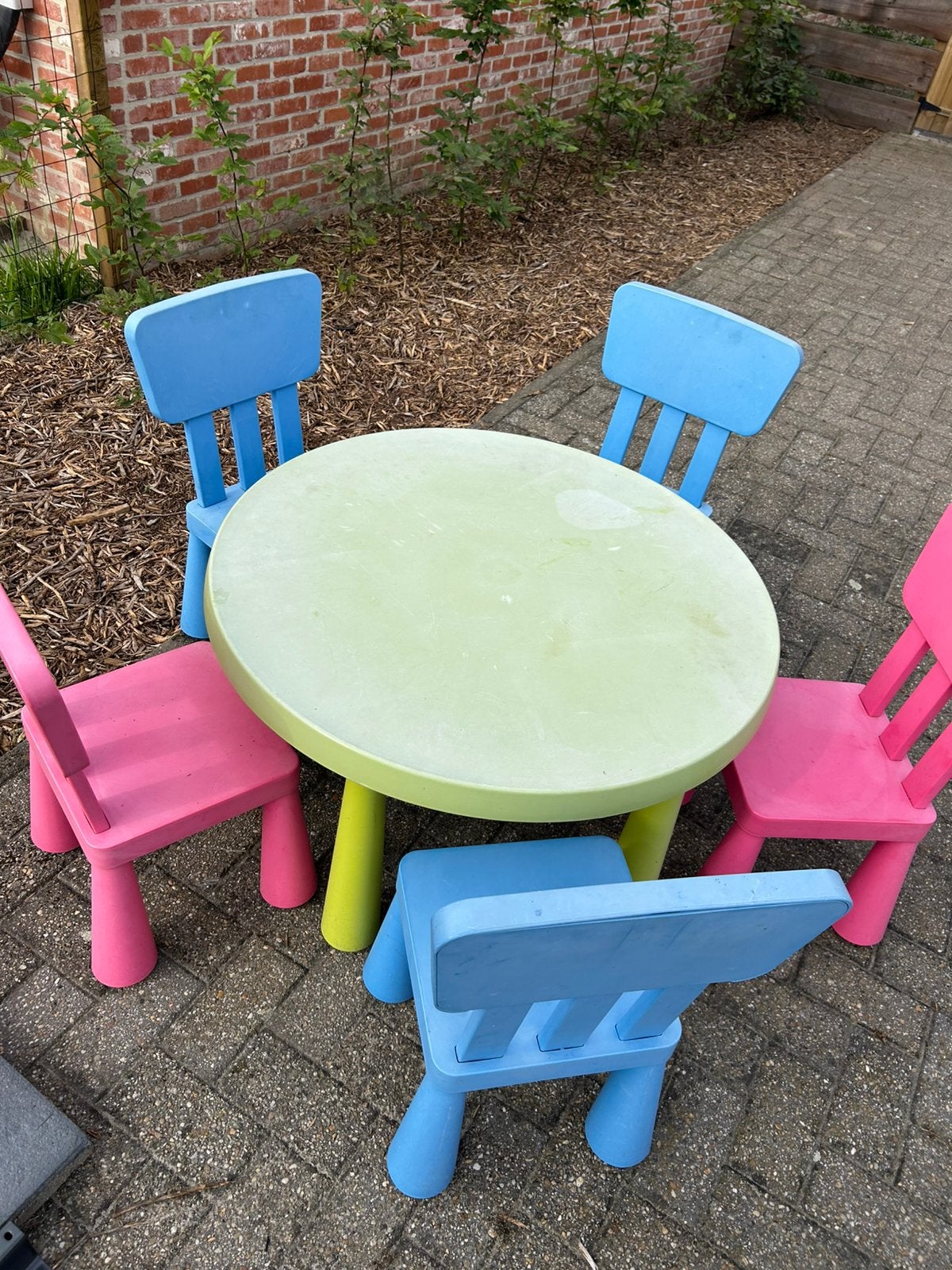 Ikea kindertafel met 5 stoeltjes, Kinderen en Baby's, Ophalen, Zo goed als nieuw