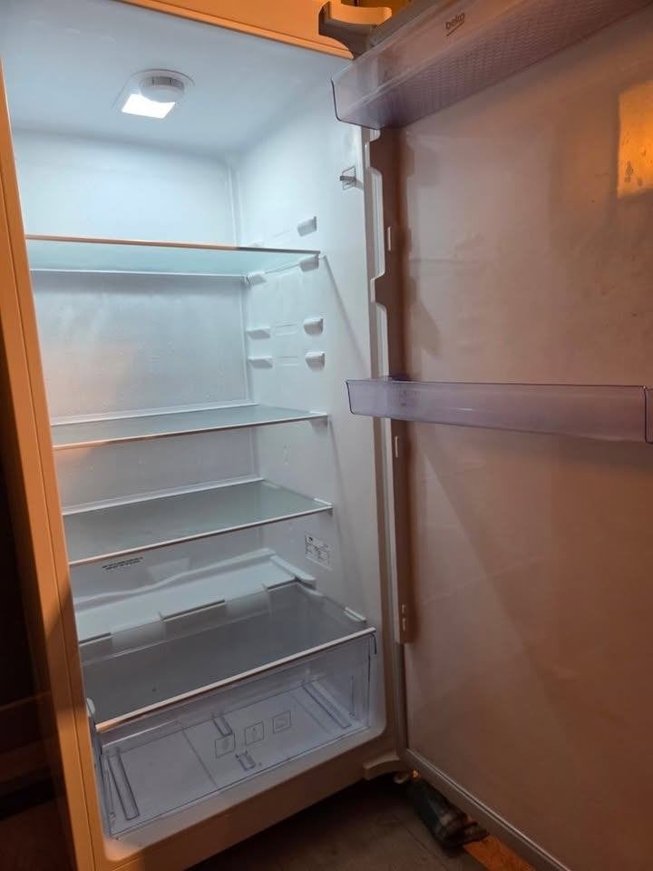 Koelkast Beko 198L, Ophalen, 150 tot 200 liter, Zonder vriesvak, 120 tot 140 cm