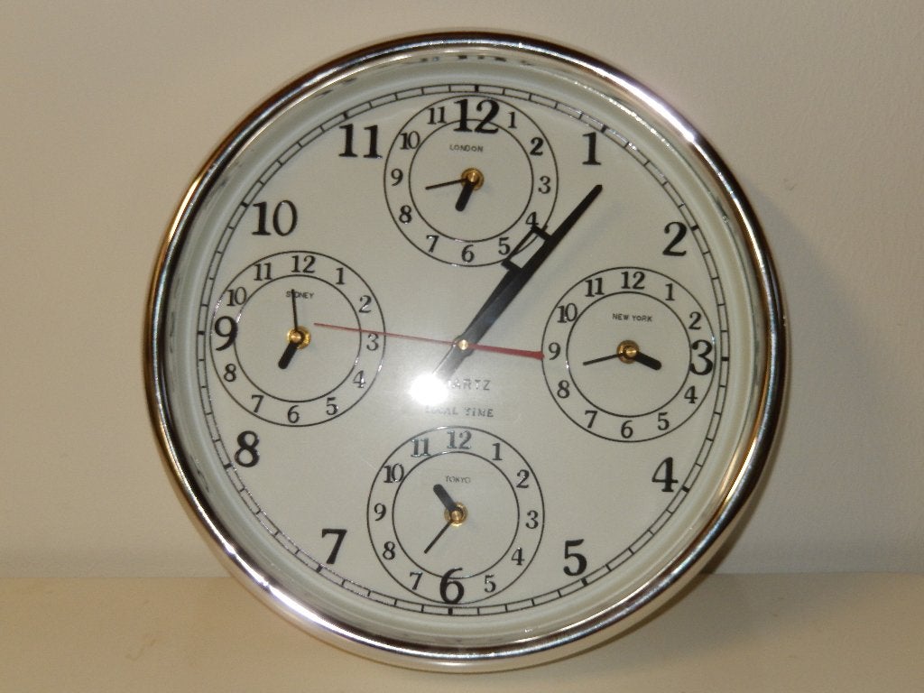 QUARTZ LOCAL TIME KLOK, Ophalen of Verzenden, Zo goed als nieuw, Wandklok