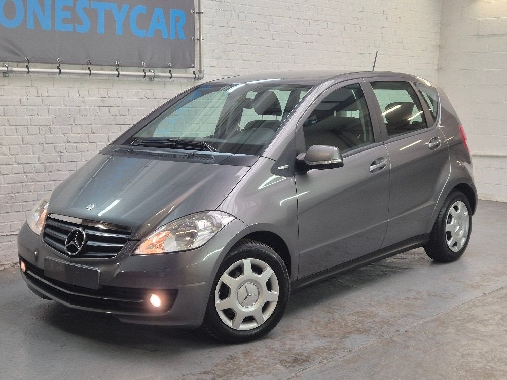 Mercedes A180 Euro5 benzine-105000km-Topstaat-Garantie, Auto's, Zwart, 4 cilinders, Verwarmde buitenspiegels, 5 deurs