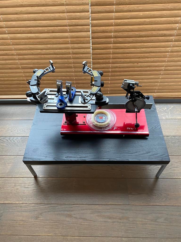 Machine a cordage pour raquette de tennis avec cordes Wilson, Sports & Fitness, Tennis, Enlèvement, Comme neuf, Autres types, Wilson