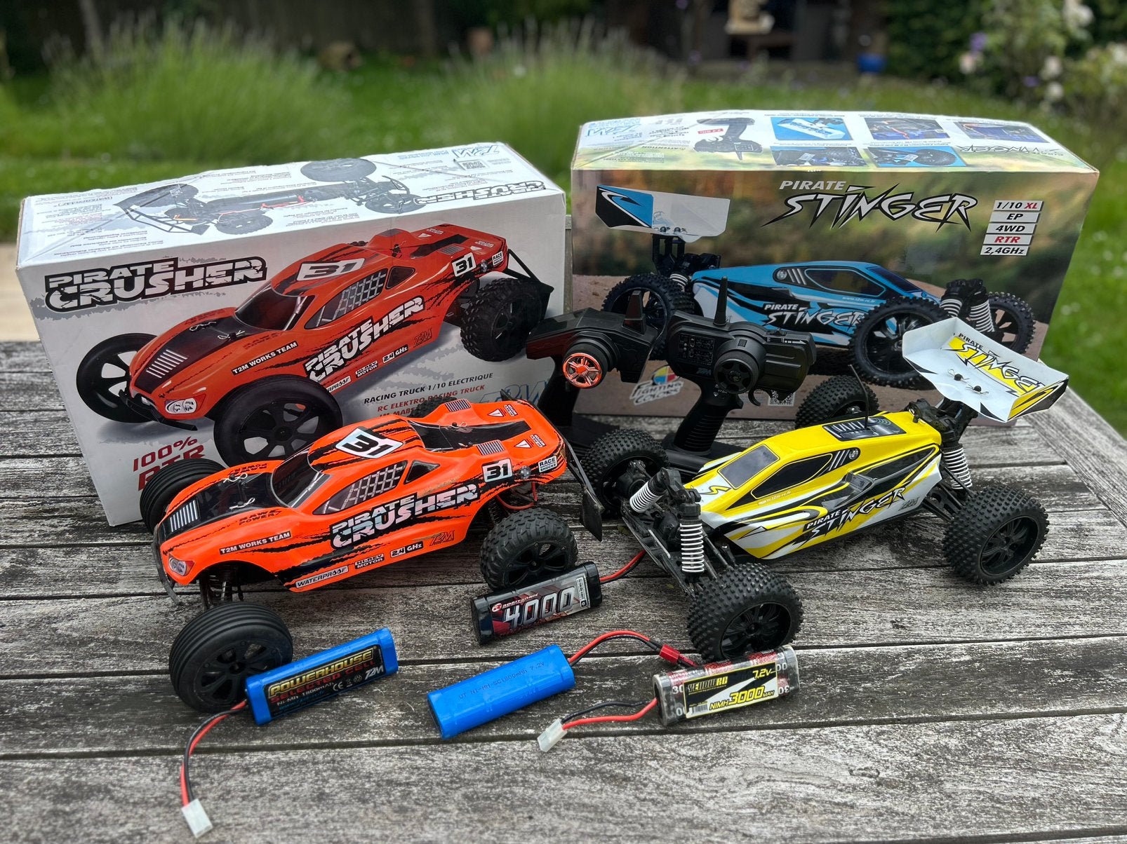 Lot de 2 voitures télécommandées T2M Pirate–Prêtes à rouler, Échelle 1:10, Voiture off road, Enlèvement, Utilisé