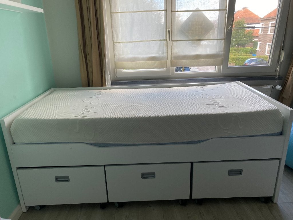 Boomhut‑bed met Sleepy matras & lattenbodem, Ophalen, 90 cm, Eenpersoons, Zo goed als nieuw