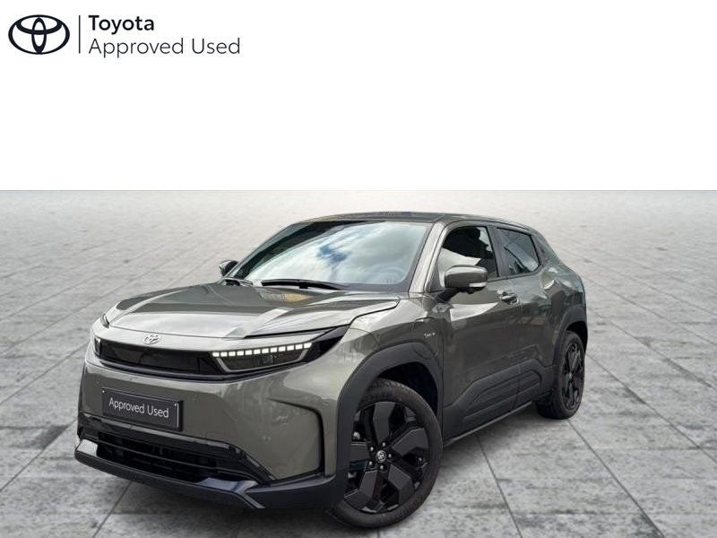 Toyota Urban Cruiser 61 kWh Style, Auto's, Toyota, Automaat, Zwart, Overige kleuren, https://public.car-pass.be/vhr/a1987935-8ec8-461e-a6a1-bd24580a525b