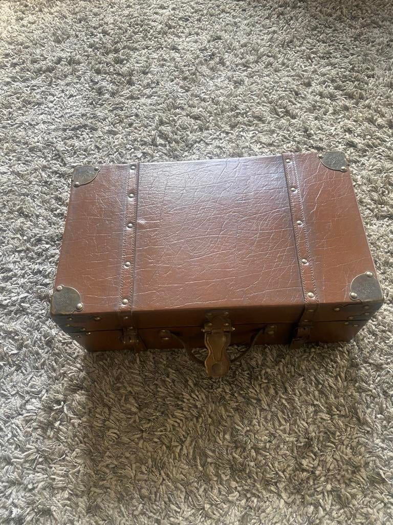 Vieille valise, Enlèvement, Utilisé