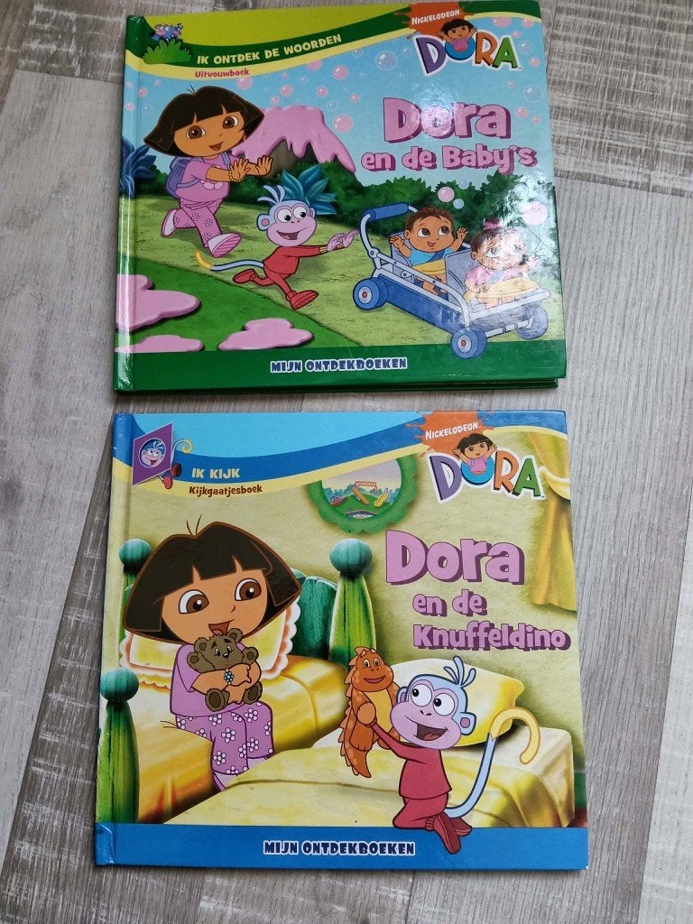 2 Dora boeken / Dora en de baby's / Dora en de knuffeldino, Boeken, Kinderboeken | Jeugd | onder 10 jaar, Ophalen of Verzenden