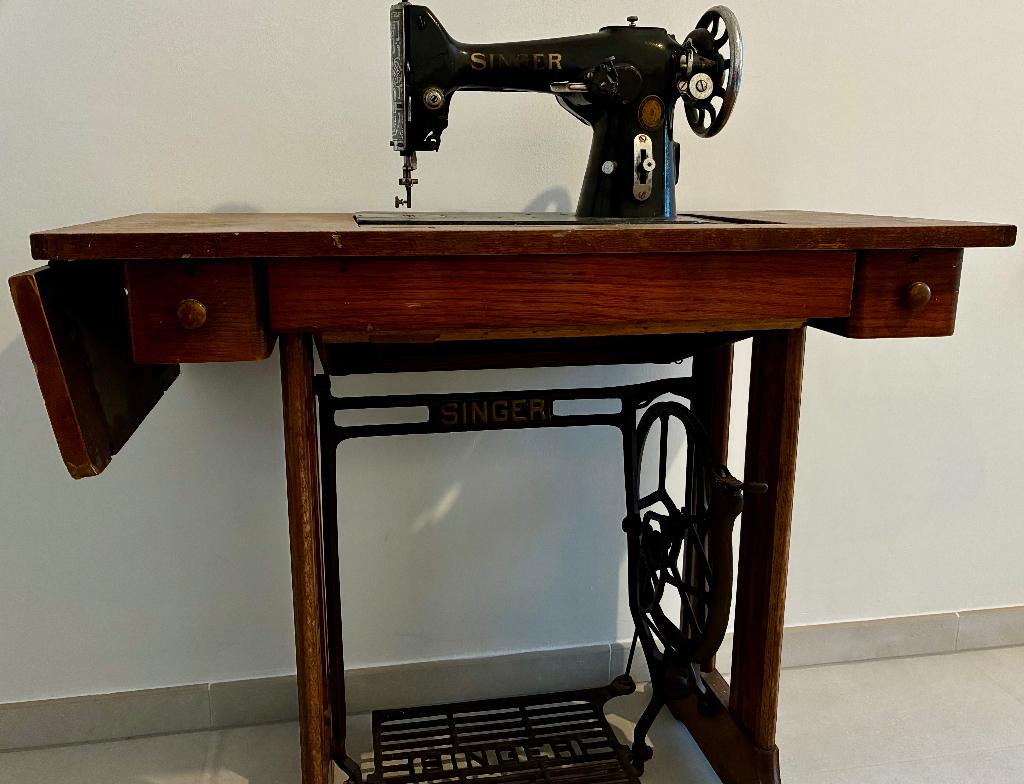 Vintage Singer Naaimachine 201K (1951) met originele tafel, Ophalen, Gebruikt, Naaimachine, Singer