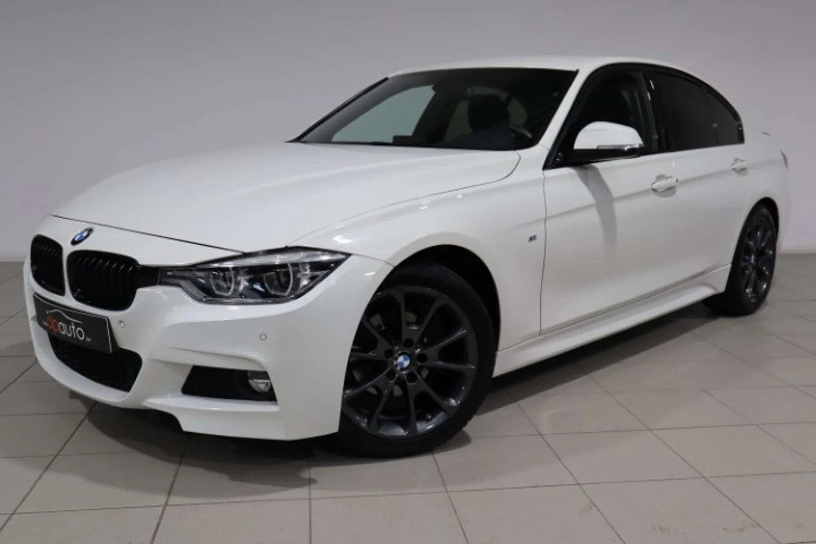 BMW 3 Serie 318 318i, Autos, 100 kW, Achat, Entreprise, https://public.car-pass.be/vhr/d9a2bd72-57c7-4eb9-931b-e02d9b54241a