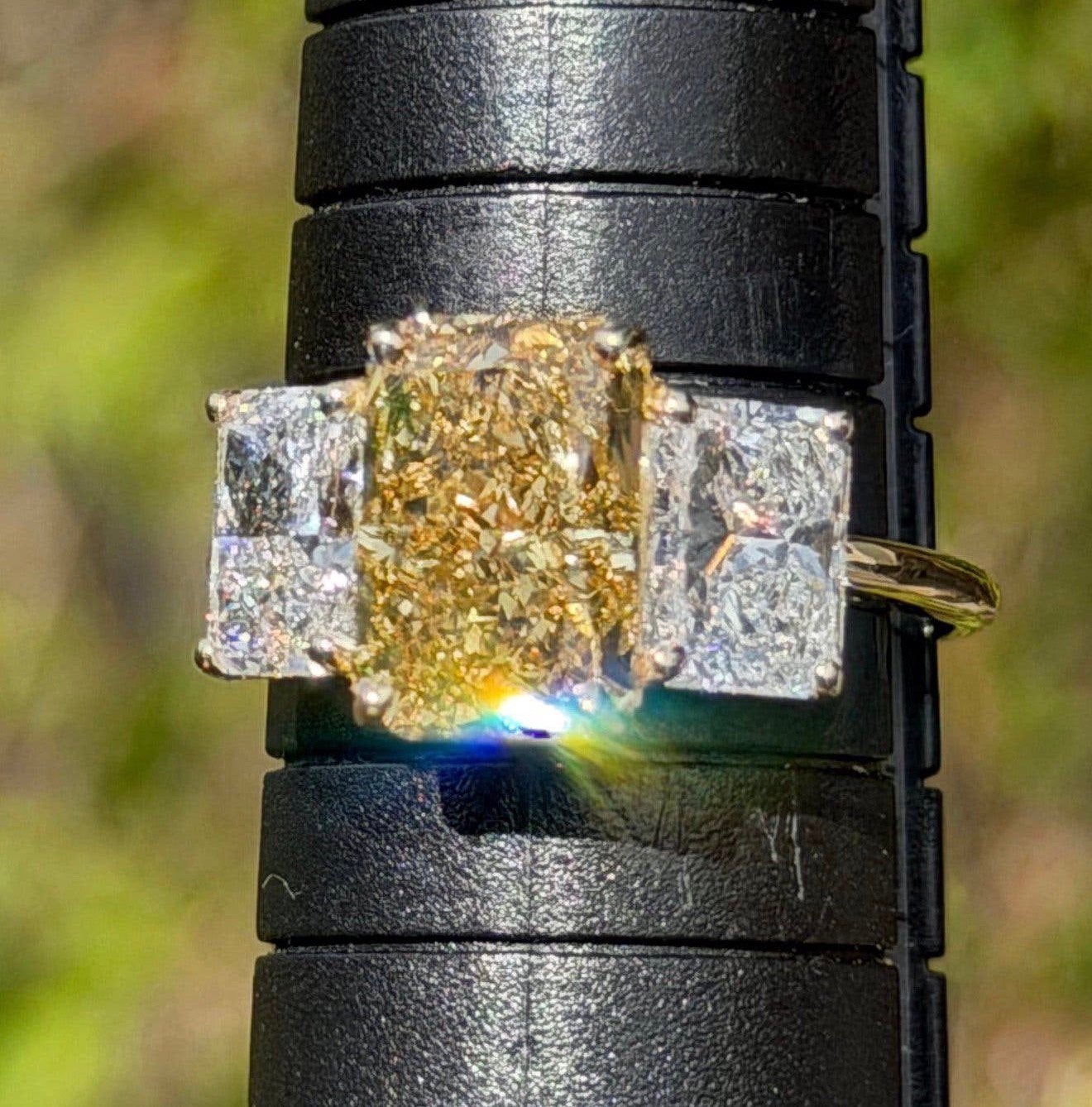 14K gouden ring met wit&gele diamant 5.06ct met certificaat!, Geel, Nieuw, Ophalen of Verzenden, 17 tot 18