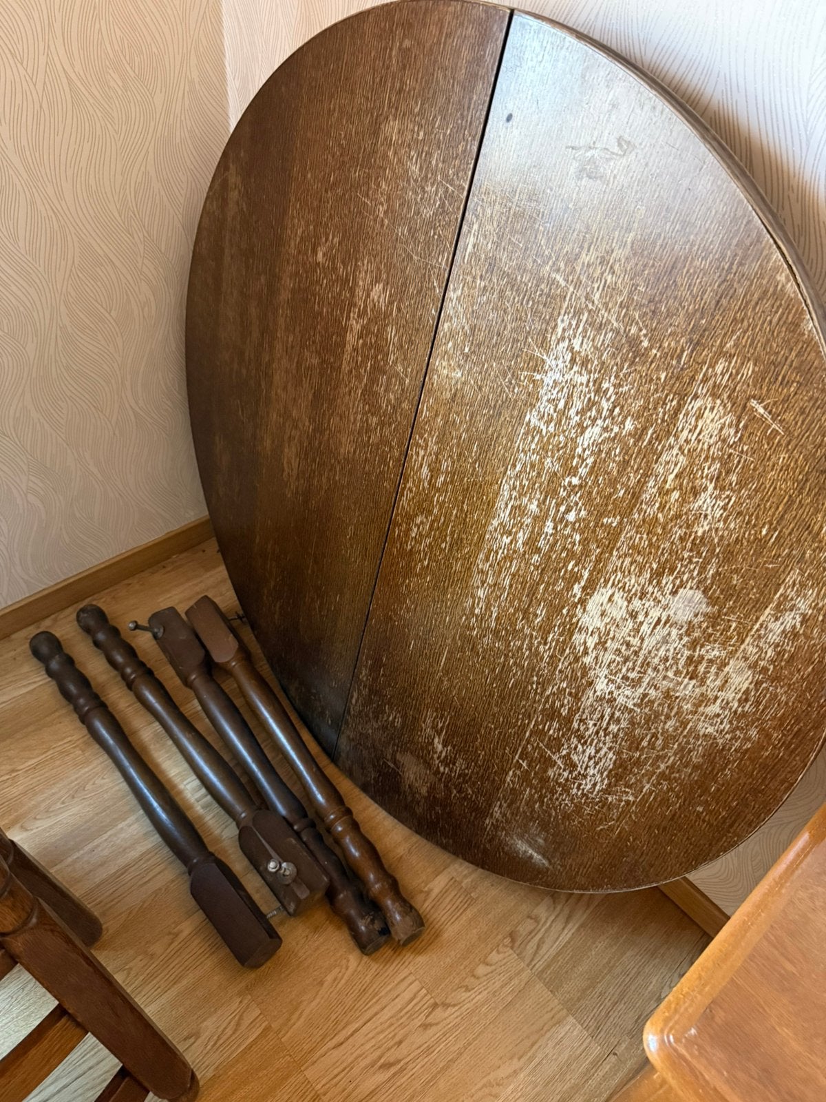 Gratis houten ronde tafel, Huis en Inrichting, Ophalen, Zo goed als nieuw