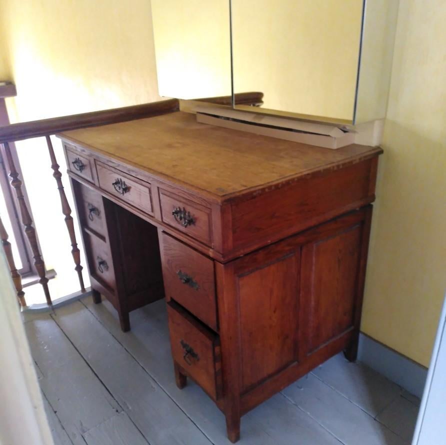 Houten bureau met laden, Huis en Inrichting, Ophalen, Gebruikt, Hout, 104 cm