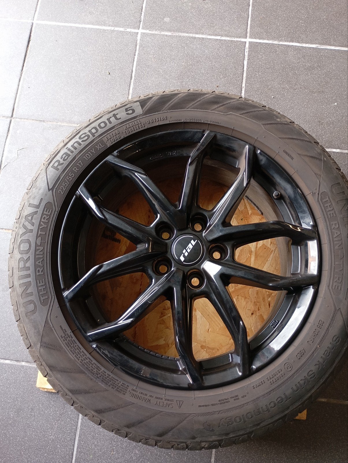 mini countryman velgen zwart met banden, Auto-onderdelen, Banden en Velgen, Ophalen, Band(en)