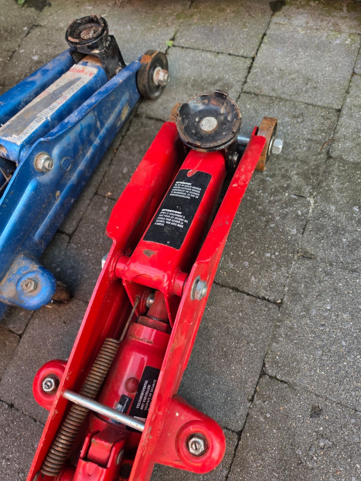 3 auto krikken, Ophalen