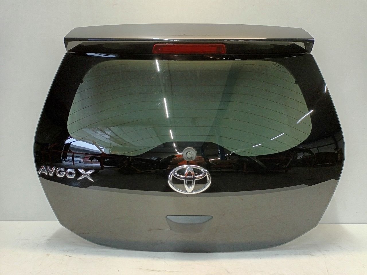 Achterklep Toyota Aygo, Onderdelen@venauto.nl, Van der Ven Autorecycling B.V., Gebruikt, Ettenseweg 76, 4706 PB Roosendaal, The Netherlands