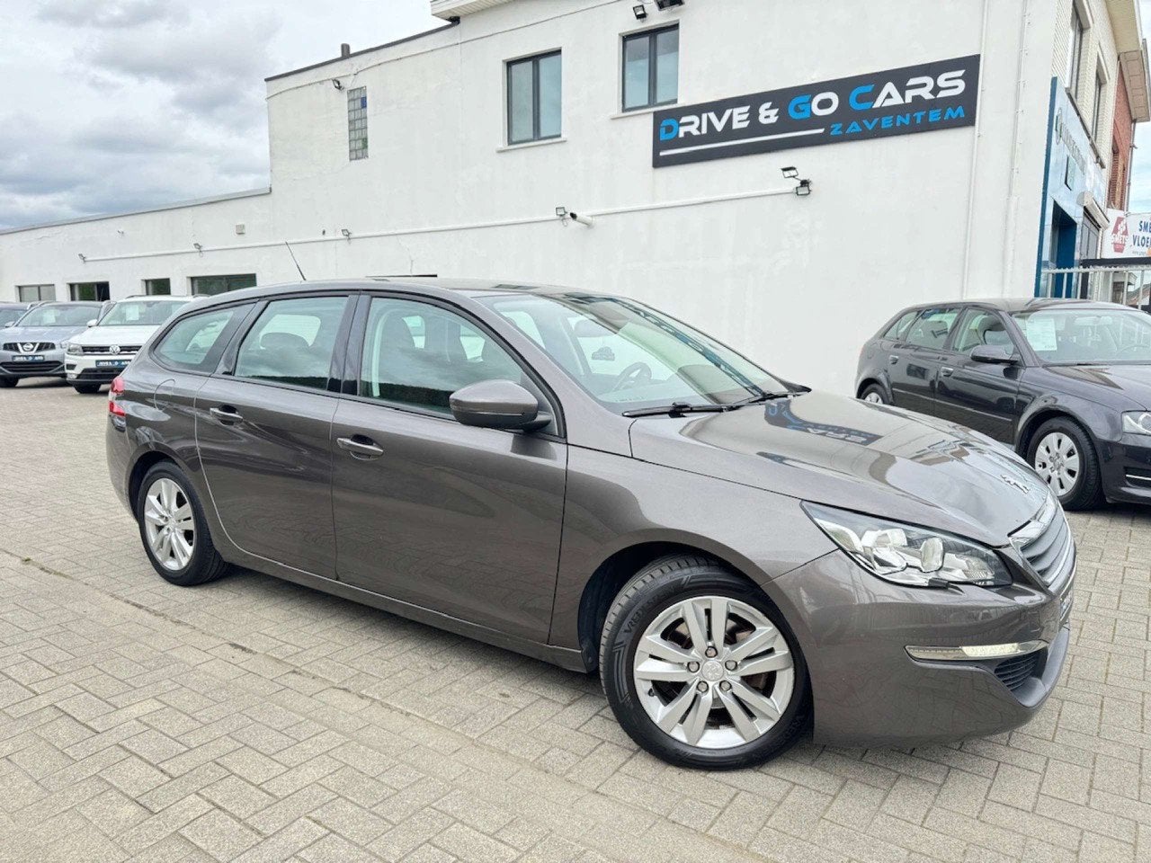 Peugeot 308 1.6 HDi Active - Trekhaak * 1 JAAR GARANTIE * !, Euro 5, Achat, Entreprise, Adapté aux personnes handicapées