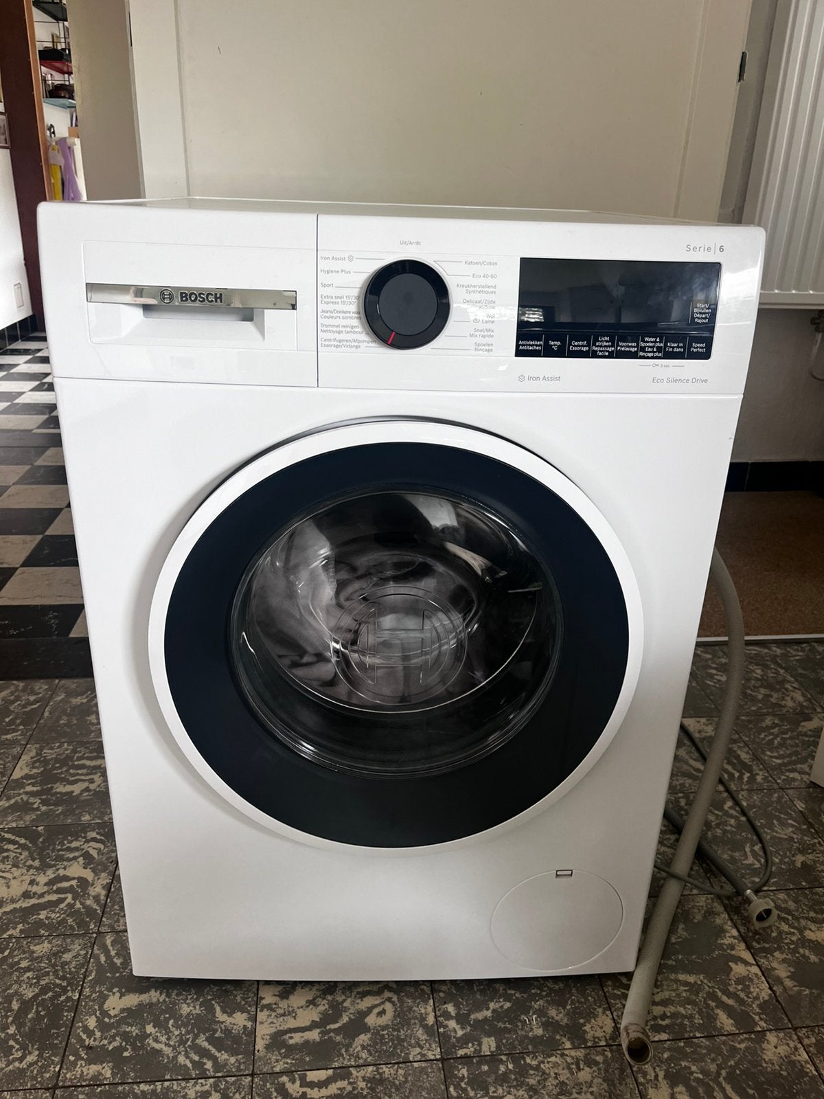 Machine à laver Bosch Serie 6, Classe énergétique A ou plus économe, Chargeur frontal, Enlèvement, 8 à 10 kg