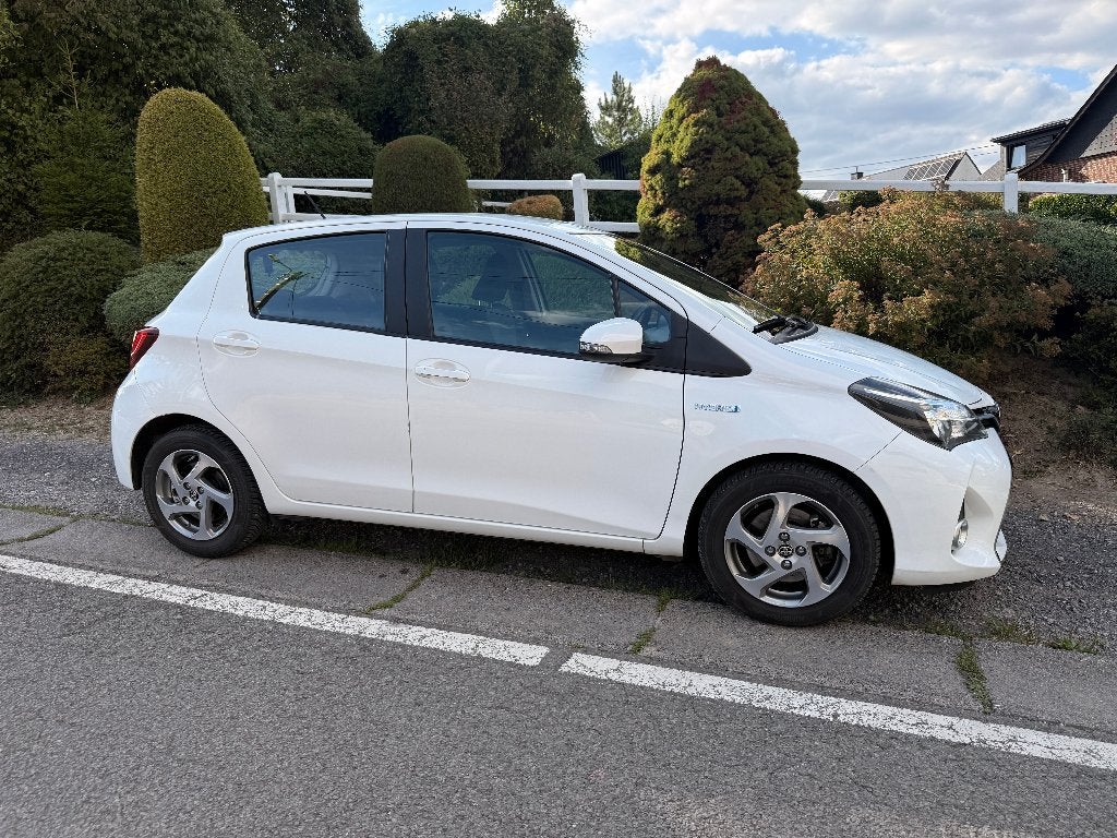 Toyota Yaris  Hybride 1.5i  E-CVT Automatique, Autos, Essai à domicile, Achat, Entreprise, Carnet d'entretien