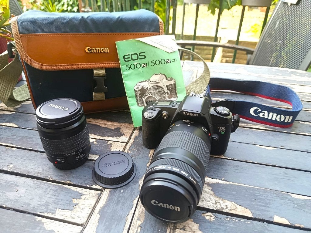 Canon EOS 500 N + lenzen, Audio, Tv en Foto, Ophalen, Zo goed als nieuw, Spiegelreflex, Canon