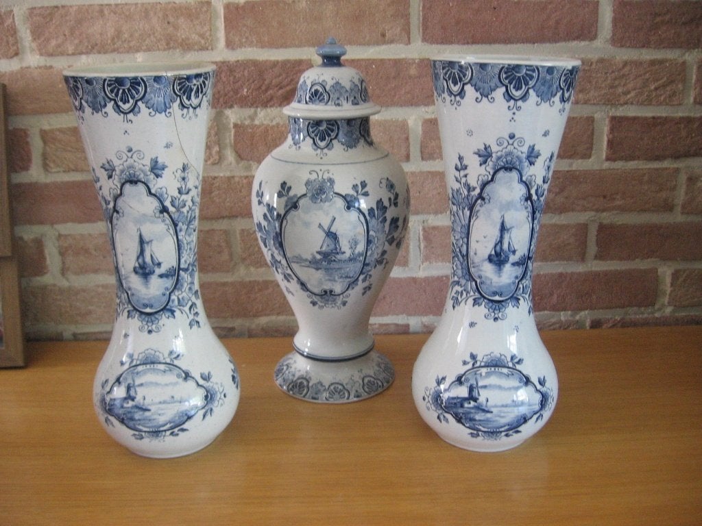 3 licht blauwe vazen uit Delft ( +- 150 jaar oud ), Enlèvement