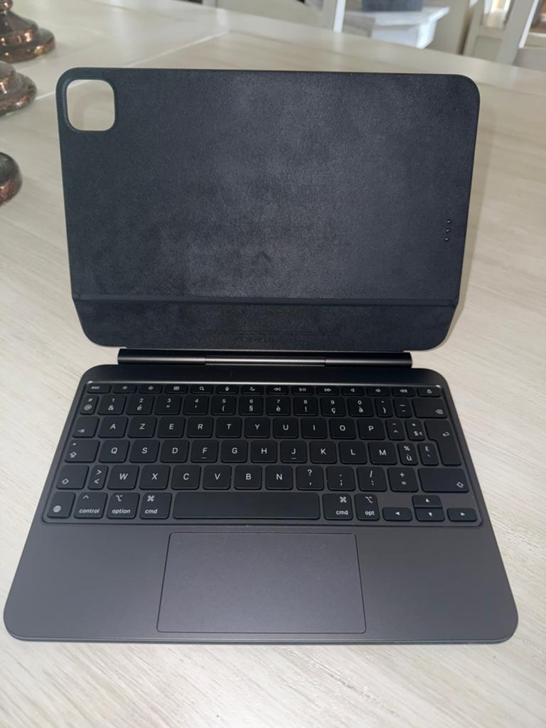 Apple Magic-toetsenbord, Computers en Software, Tablet-hoezen, Ophalen, Zo goed als nieuw, 11 inch