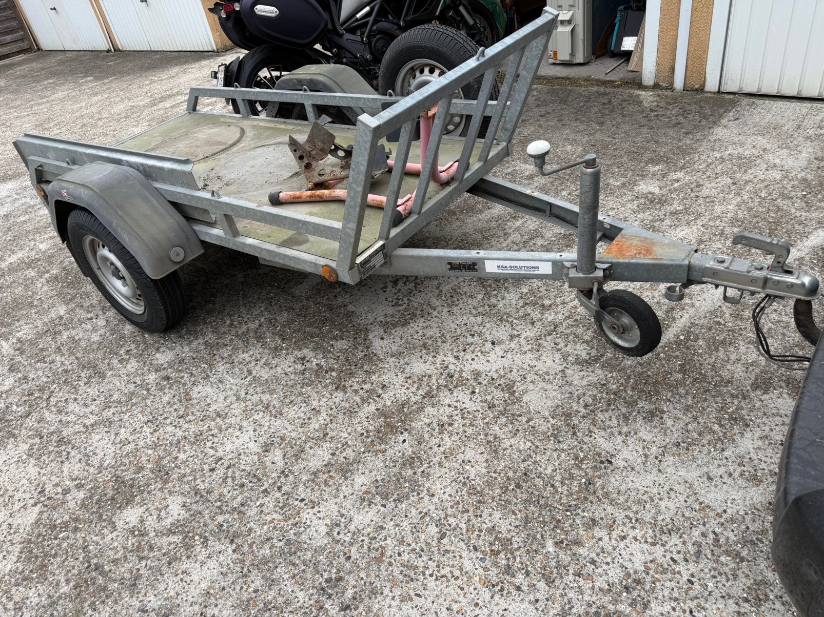 Motoraanhngwagen, Ophalen, Gebruikt
