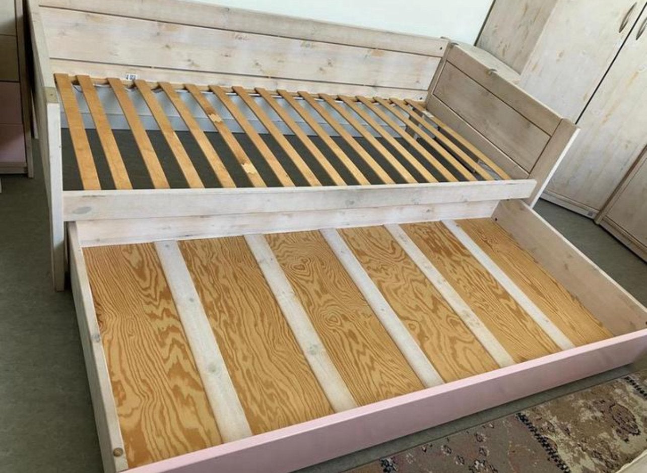 Uitschuifbare bed + kast + boekenkasten met ladjes, Sommier à lattes, Enlèvement, 100 cm ou plus, 180 cm ou plus