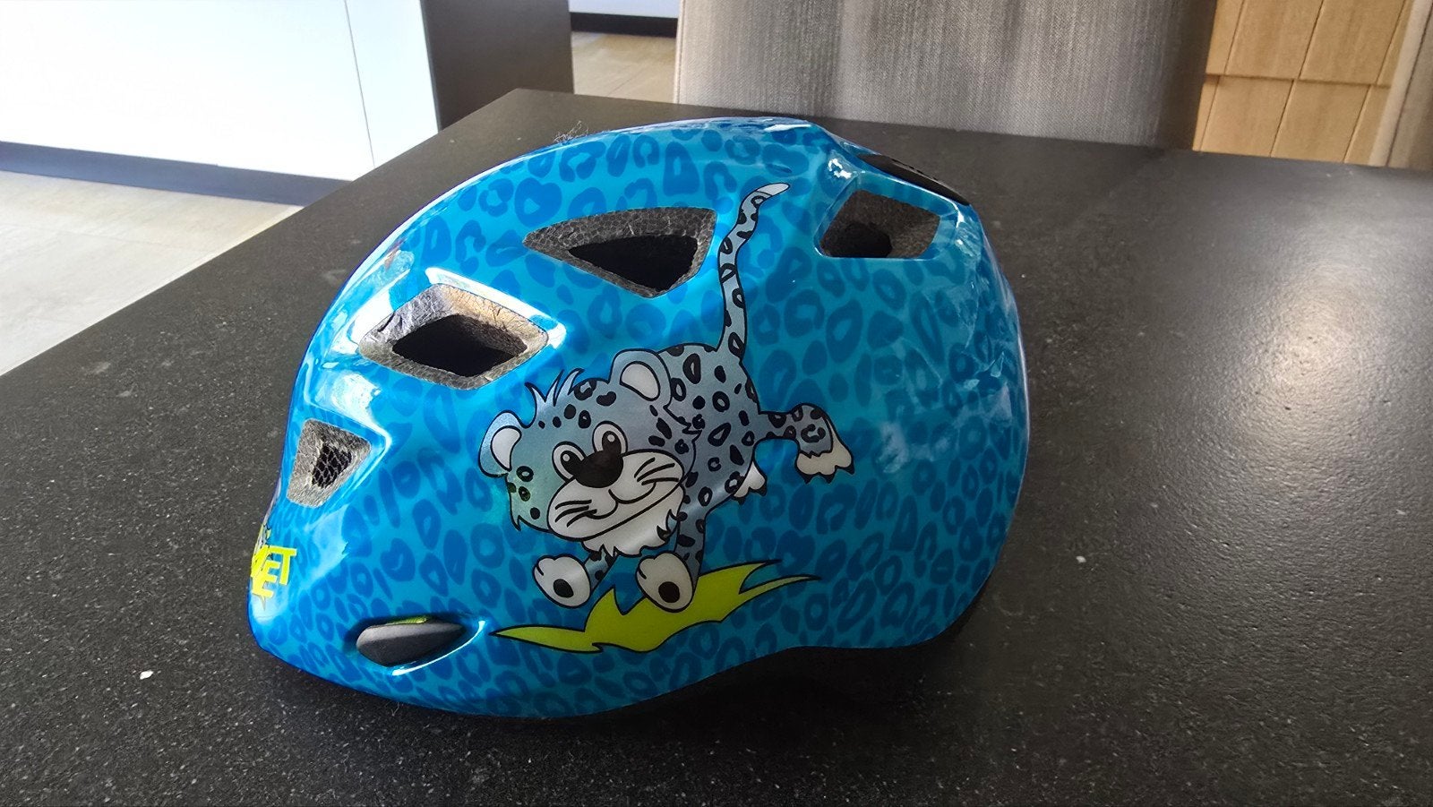 Casque vélo enfant, Enlèvement