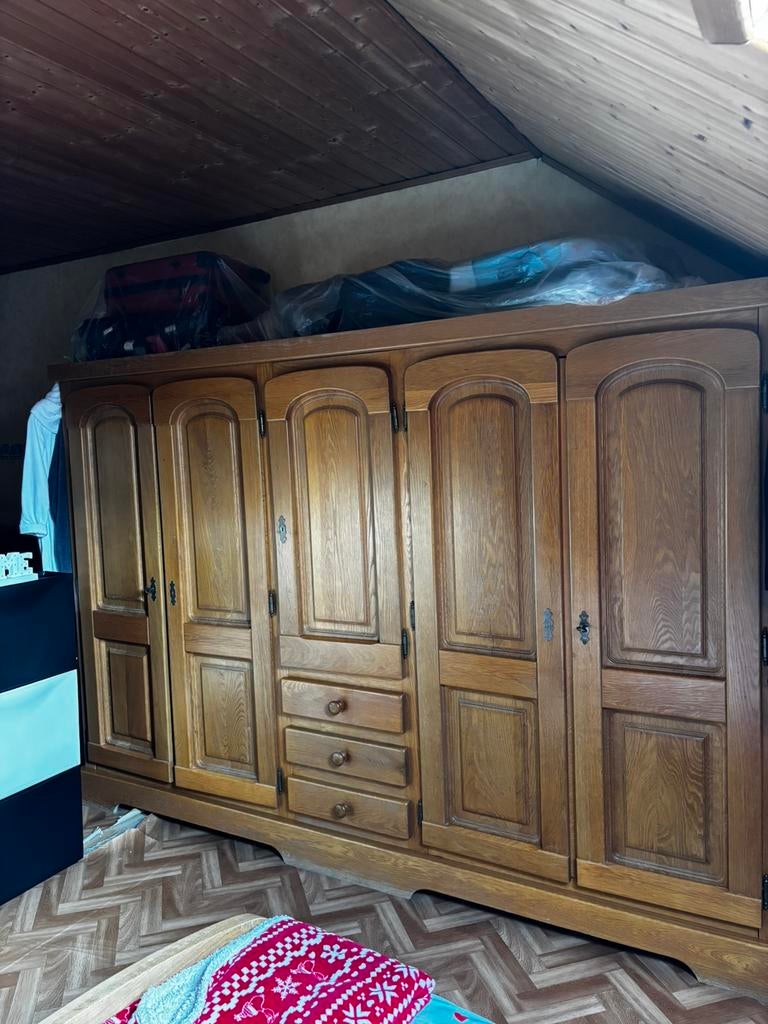 Garde-robe à donner mais pas le lit en chene massif, Enlèvement, Utilisé, Deux personnes, Chene massif