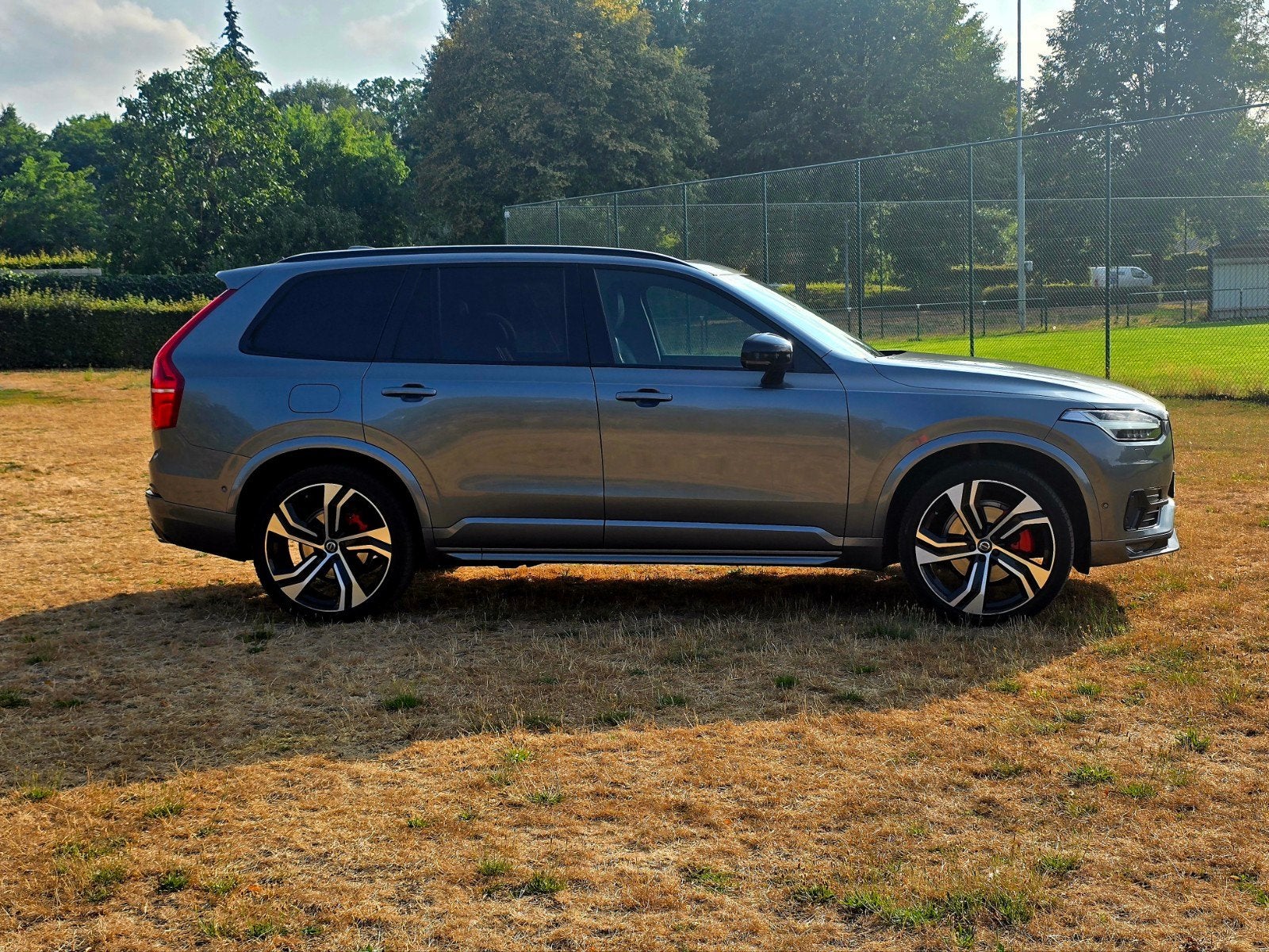Volvo xc90 R-design AWD D4 goedkoop rijtaks, Dealer onderhouden, 4 cilinders, 7 zetels, Leder