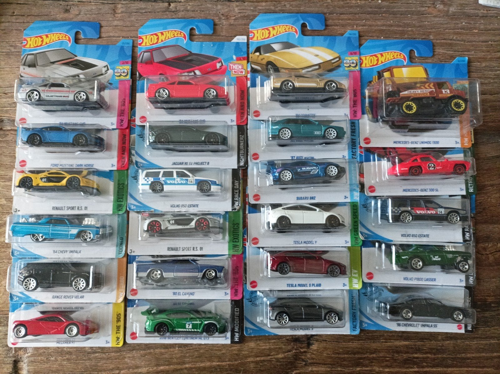 Coffret de 3 euros Hot Wheels, Mustang, Mercedes, Bentley, A, Enlèvement ou Envoi