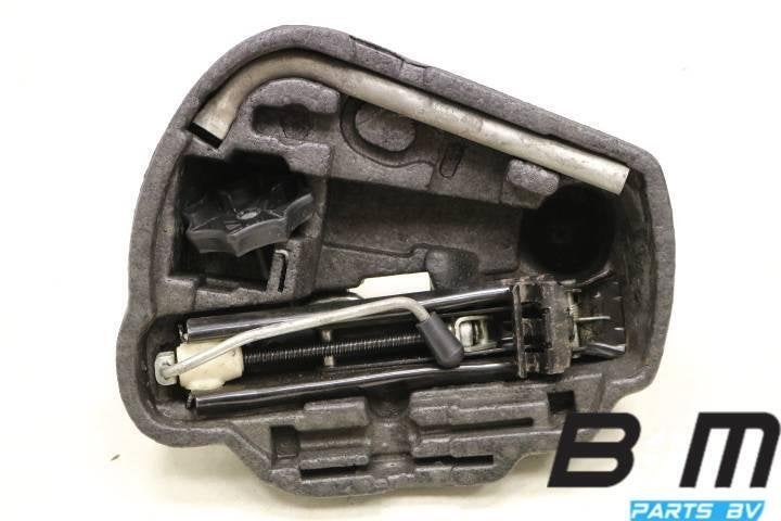 Schuim met gereedschap en krik Volkswagen Fox, Utilisé