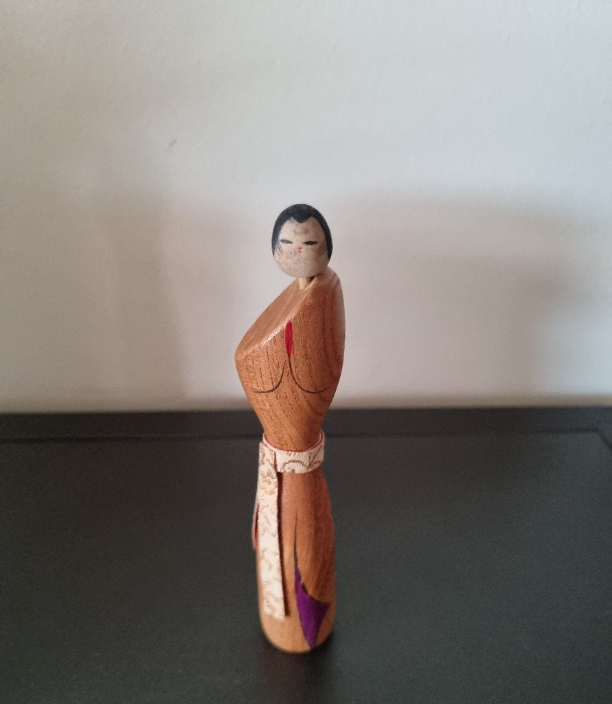 Kokeshi élégant de Chiyomatsu Kano (Chiaki), Antiquités & Art, Art | Art non-occidental, Japon, Bois, Fait main, 15 cm