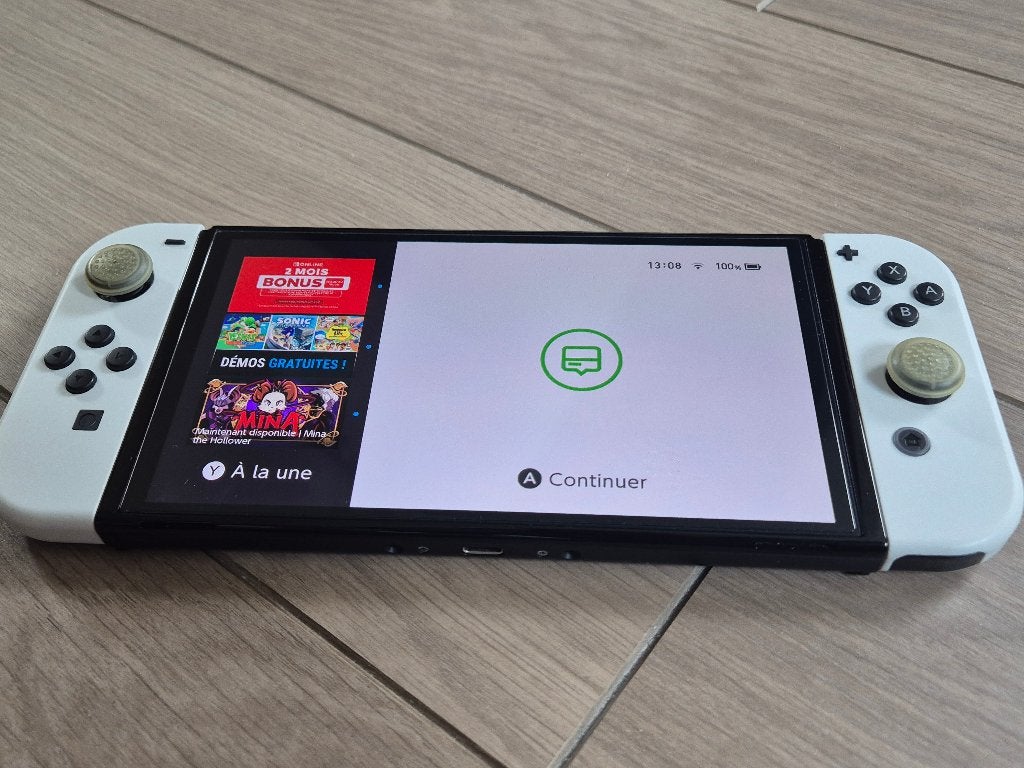 Nintendo Switch Oled blanche + accessoire et jeux, Consoles de jeu & Jeux vidéo, Consoles de jeu | Nintendo Switch, Utilisé, Switch OLED