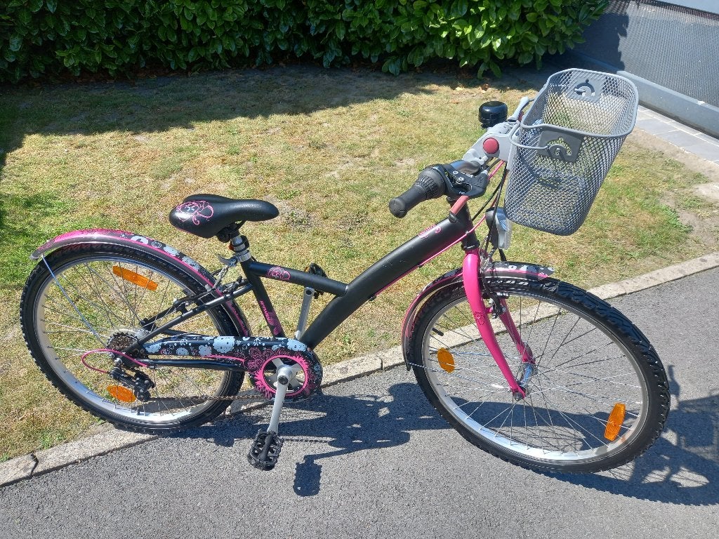 Très beau vélo 24 pouces de marque Decathlon avec panier., Enlèvement, Comme neuf, 24 pouces, Vitesses