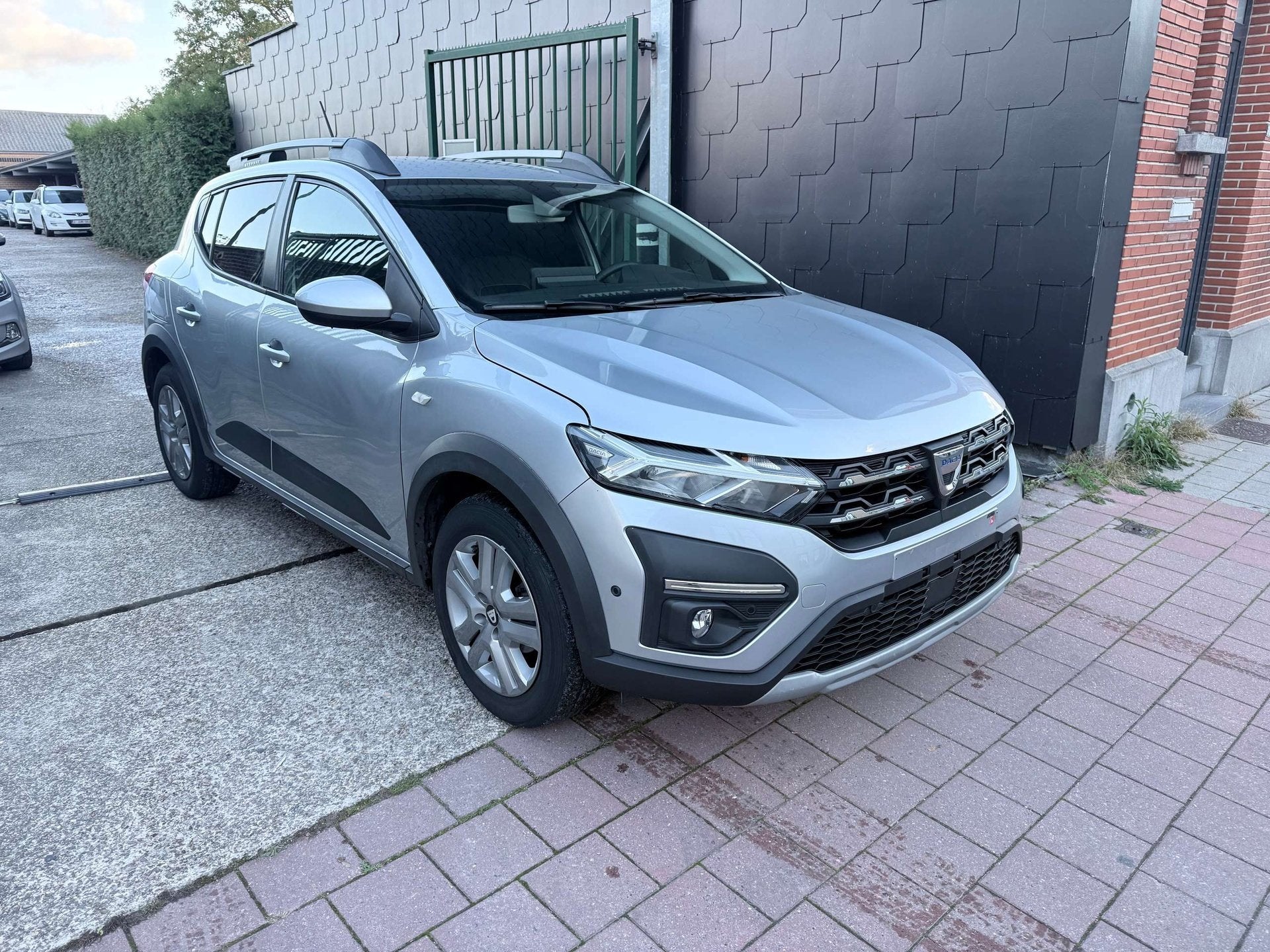 Dacia Sandero Sandero Stepway LPG 1.0 ECO-G Stepway Comfort, Auto's, Dealer onderhouden, Stof, Gebruikt, Bedrijf
