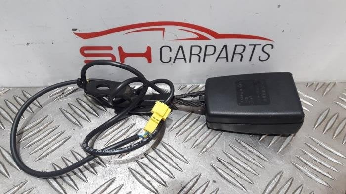 Insertion ceinture de sécurité avant droite d'un Mercedes, 3 mois de garantie, Utilisé, -, -