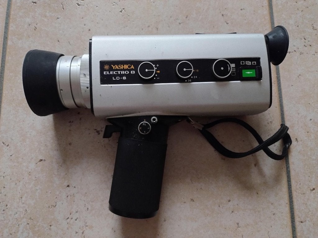 Caméra vidéo vintage Yashica Electro-8, Enlèvement ou Envoi, Ne fonctionne pas, Autres Marques