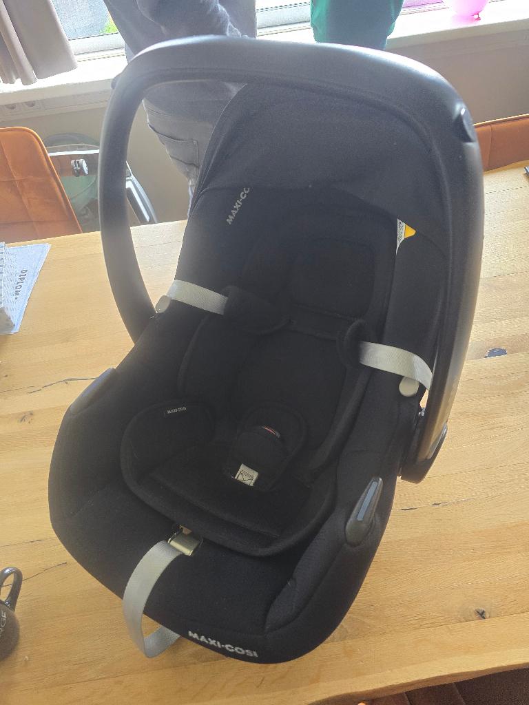 Maxi cosi cabriofix i size essenblack, Ophalen, Autogordel of Isofix, Gebruikt, 0 t/m 13 kg