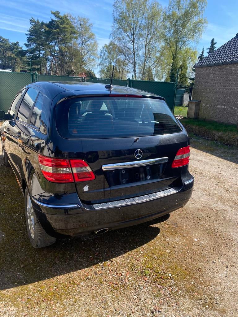 Mercedes B180 diesel ️Automaat defect‼️, Auto's, Automaat, Zwart, Leder en Stof, Zwart