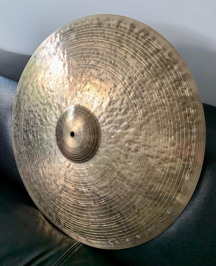 PUG - 22" Dark Trad Ride (2265g) ! *VIDEO*, Musique & Instruments, Batteries & Percussions, Enlèvement ou Envoi, Neuf, Autres marques