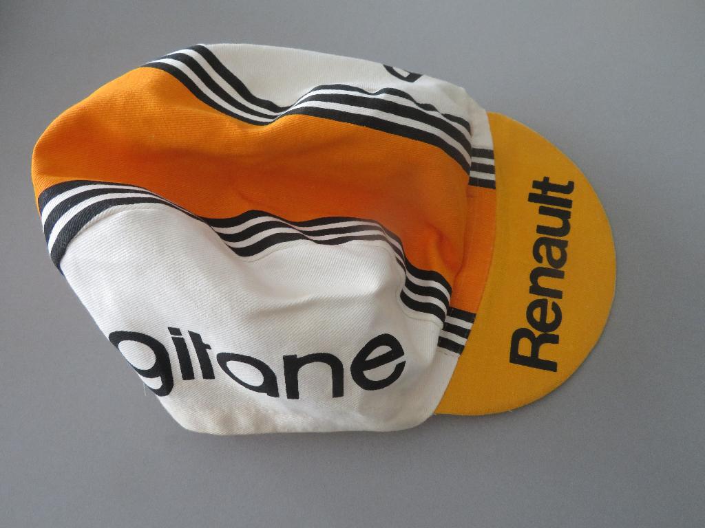 oud wielerpetje koerspetje team Renault Gitane, Ophalen of Verzenden, Zo goed als nieuw, Pet of Muts