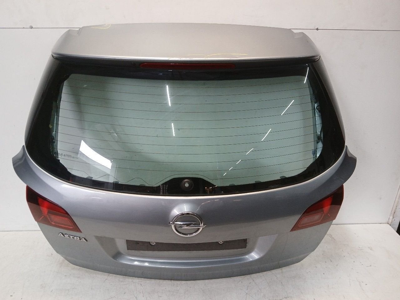 Achterklep Opel Astra, Onderdelen@venauto.nl, Van der Ven Autorecycling B.V., Arrière, Ettenseweg 76, 4706 PB Roosendaal, The Netherlands