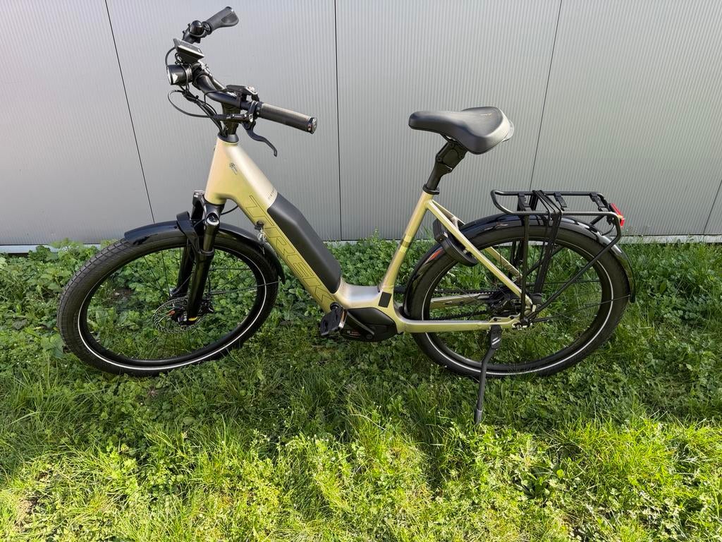Trek District+ 5 Lowstep - Automatique - Batteri725Wh. L, Vélos & Vélomoteurs, Vélos électriques, Enlèvement ou Envoi, Comme neuf