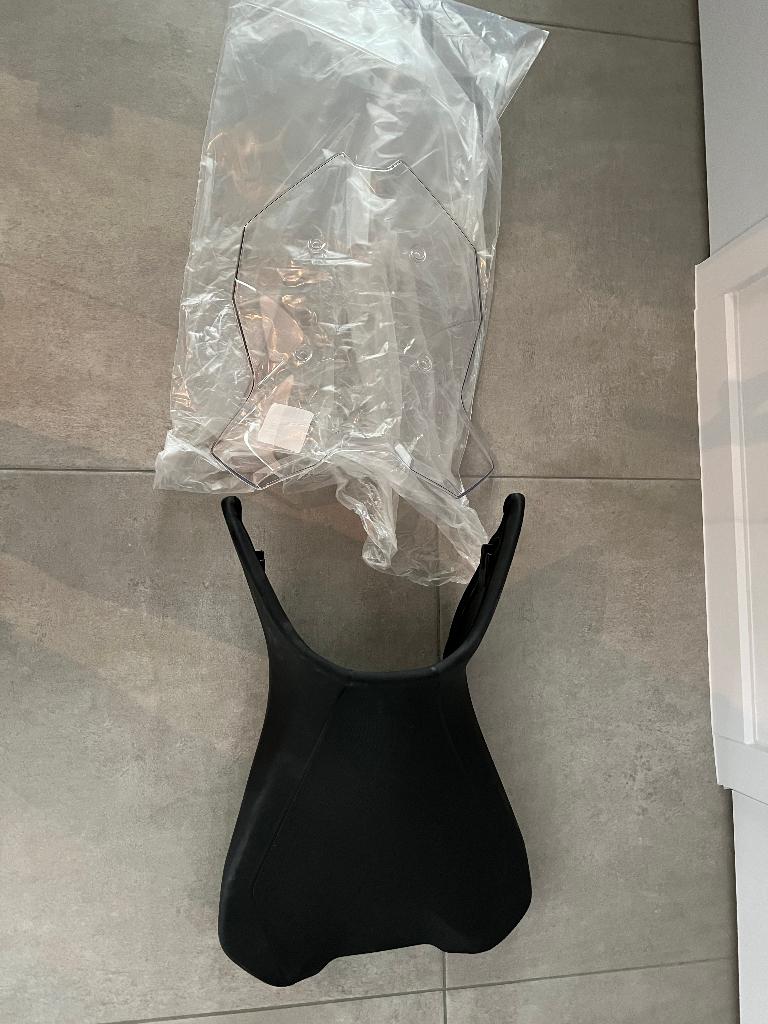 Zadel en windscherm Suzuki V-Strom 650, Motoren, Ophalen, Gebruikt