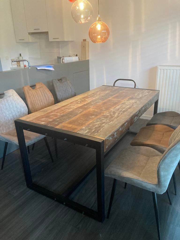 Houten eettafel (industriële look), Huis en Inrichting, Tafels | Eettafels, Ophalen, Zo goed als nieuw