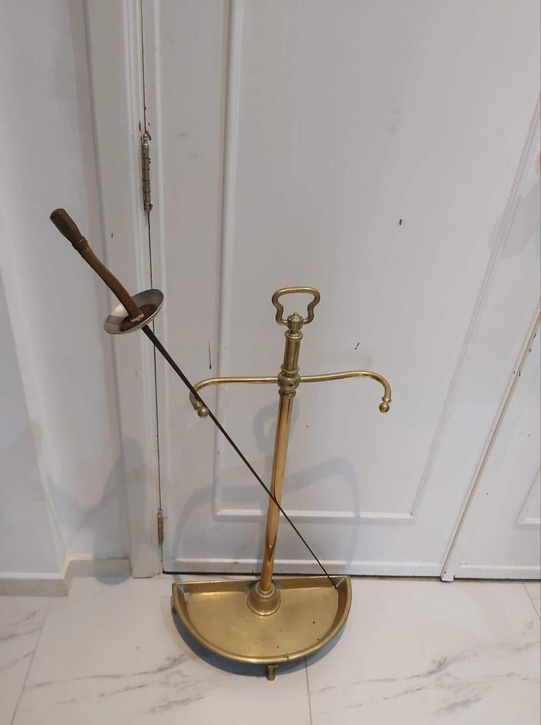 Fleuron vintage français. Un fleuron d'écran des années 70, Enlèvement