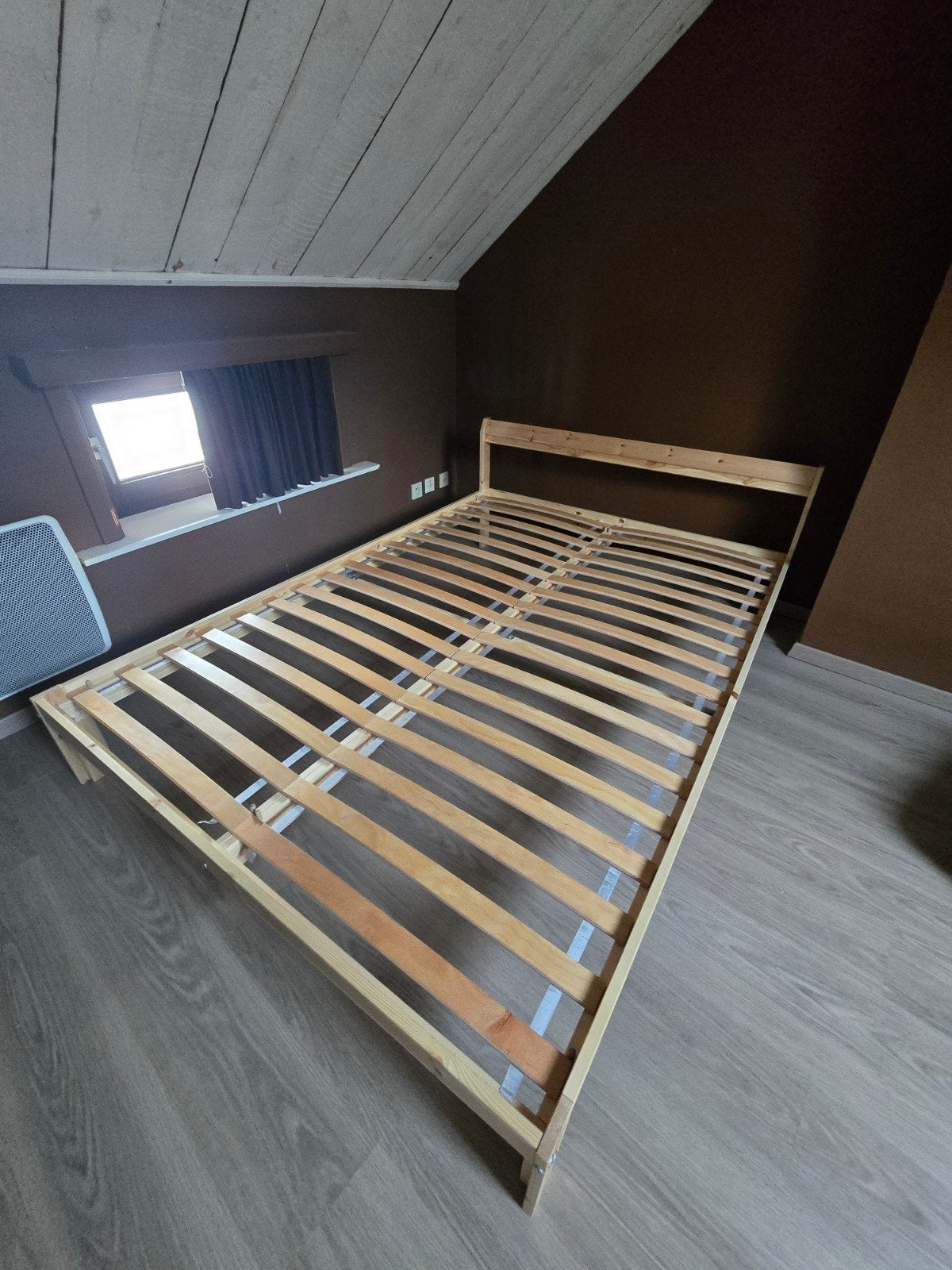 Bedframe met lattenbodem, Ophalen, Tweepersoons, 140 cm, Zo goed als nieuw