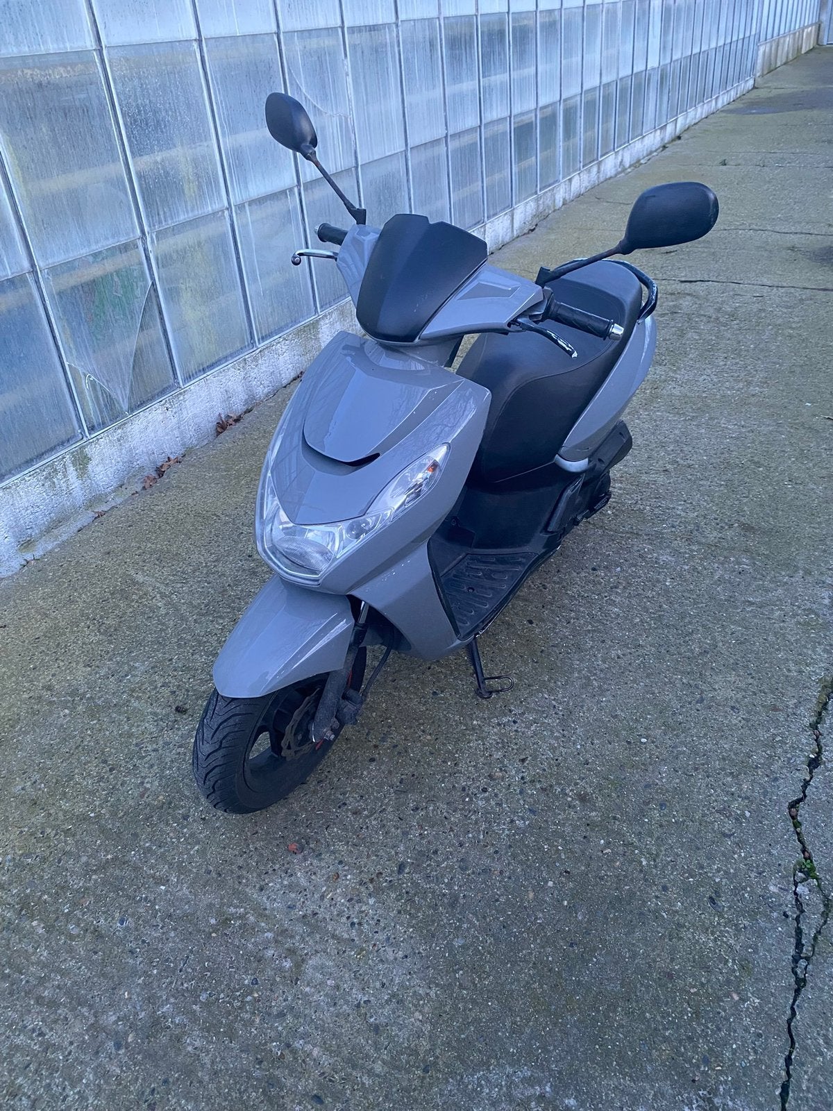 Peugeot kisbee 4t A klasse, Fietsen en Brommers, Ophalen, Gebruikt, Overige modellen, Klasse A (25 km/u)